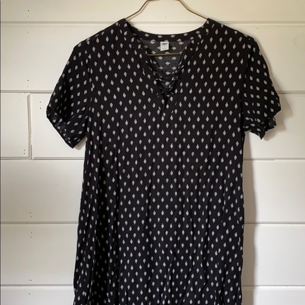 Black/White Paisley Old Navy T Shirt Shift Dress